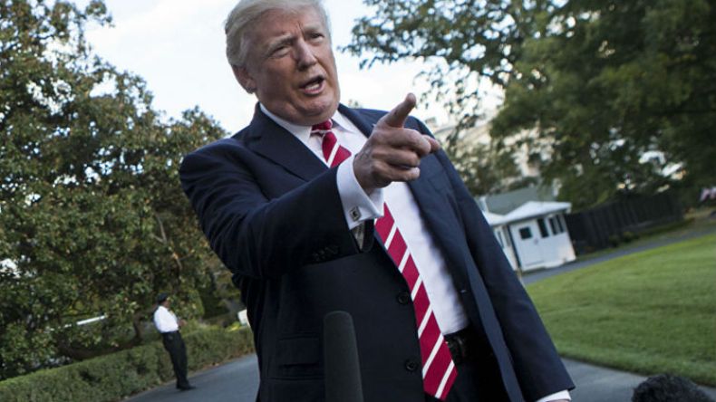 ترامب يعلن عن شنّ حملات لاعتقال المهاجرين غير الشرعيين وترحيلهم