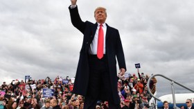 ترامب يستأنف حملته الانتخابية بكامل قوته
