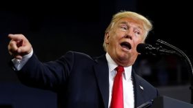 ترامب يحذر من إغلاق البلاد في حال فوز بايدن