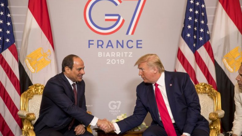 ترامب وصف السيسي بـ”ديكتاتوري المفضل”