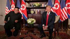 هذا ما جرى بين ترامب وكيم في اللقاء التاريخي!