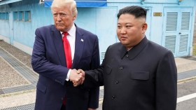 ترامب يلتقي بكيم ويعبر الحدود إلى كوريا الشمالية
