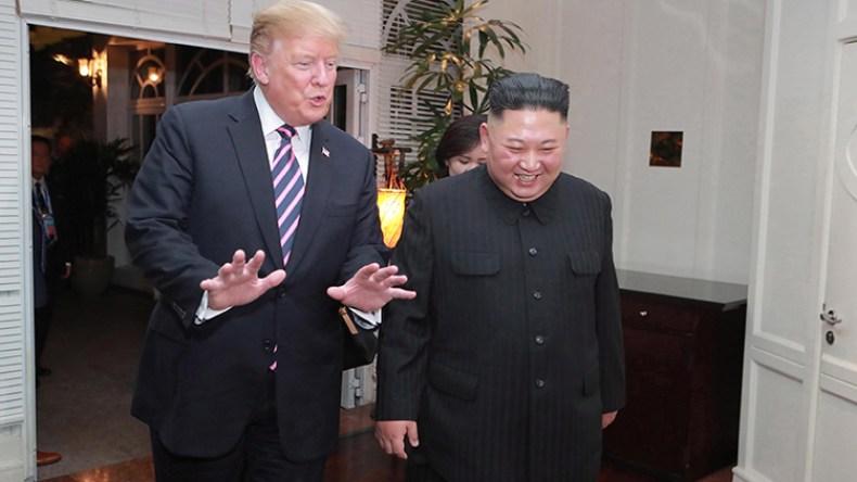 هكذا حاول ترامب استمالة كيم جونغ برحلة خاصة