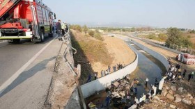 تحطم شاحنة نقل المهاجرين يخلف 15 قتيلا على الأقل