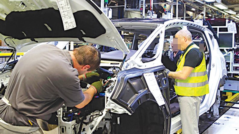 بدوي: على أصحاب مصانع السيارات أن يترجموا التسهيلات في خلق فرص العمل