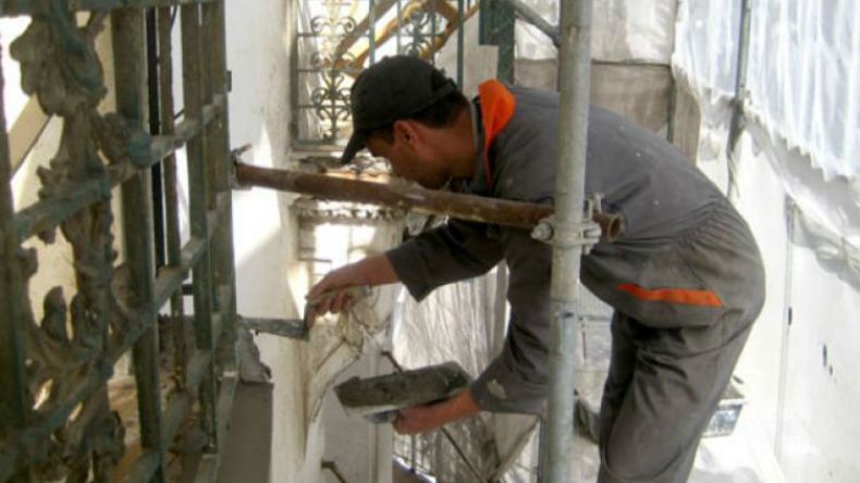 توقف الترميم بعمارات حي عميروش بحسين داي يثير سخط السكان