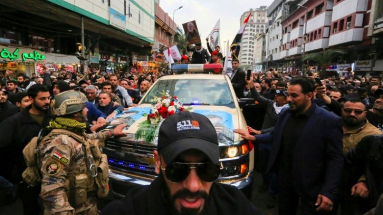 رئيس وزراء العراق يشارك بتشييع سليماني والمهندس