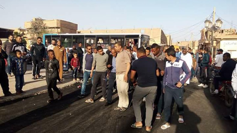 سكان المغير ينتفضون ضد الغش في إنجاز الطريق بالوادي