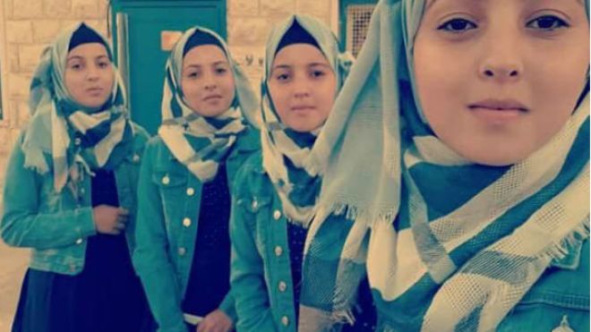 لهذا السبب غزت صور التوأم الرباعي الفلسطيني مواقع التواصل الاجتماعي؟!