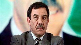 تواتي يدعو إلى تبني دستور جديد يقرّه الشعب