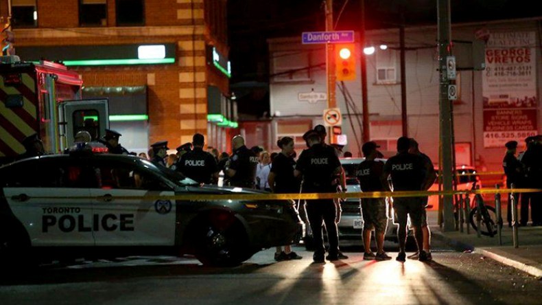 قتيلان و13 جريحا في إطلاق نار بتورنتو الكندية