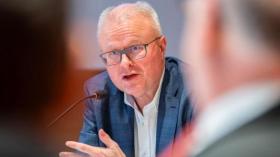 “انتحار” وزير محلي بارز في ألمانيا