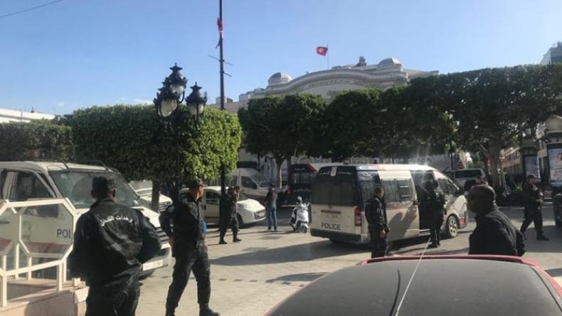 امرأة تفجر نفسها وسط العاصمة تونس