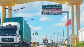 كنفدرالية المؤسسات التونسية تدعو إلى إلغاء الضريبة على الناقلين الجزائريين