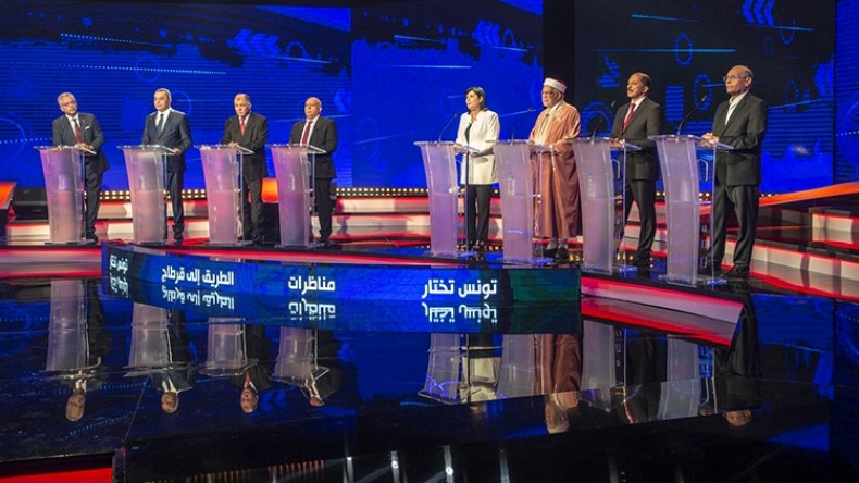 جزائريون “ينبهرون” بالمناظرة التلفزيونية لمرشحي رئاسة تونس.. “أين نحن”؟!
