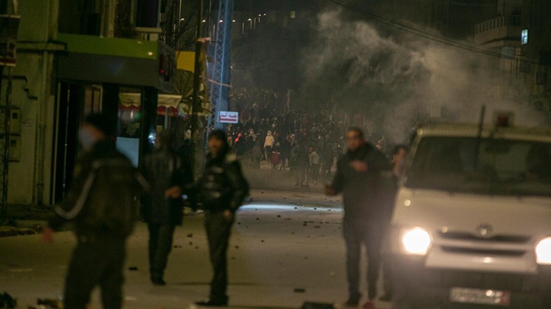 تونس: احتجاجات عنيفة بسبب تردي الأوضاع الاقتصادية (فيديو)