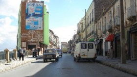 حملة شعبية للمطالبة بإغلاق حانة تجاور مسجدا بتيارت