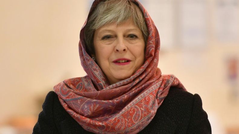 بريطانيا مستعدة لضرب النظام السوري