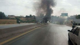 محتجون يشلون حركة الطريق الوطني رقم 12 بتيزي وزو