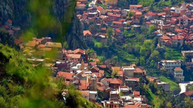 سكان اغيل بلقاضي بمعاتقة يشمعون مقر بلدية سوق الاثنين