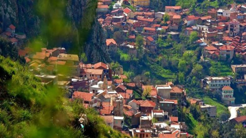 سكان اغيل بلقاضي بمعاتقة يشمعون مقر بلدية سوق الاثنين