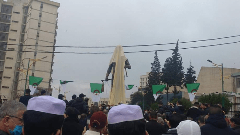 رفع الستار عن تمثال شيشناق بتيزي وزو بمناسبة يناير