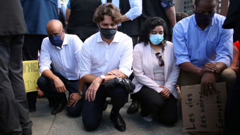 ترودو يتظاهر ضد مقتل فلويد (فيديو)