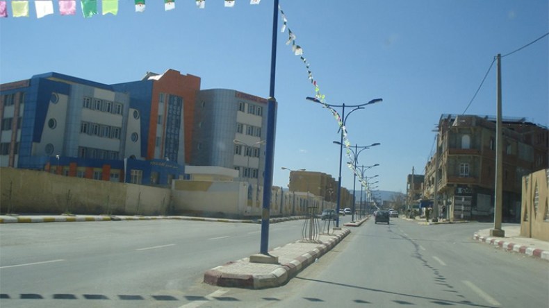 سكان حي 324 مسكن يشتكون انعدام الكهرباء ببلدية جامعة بالوادي