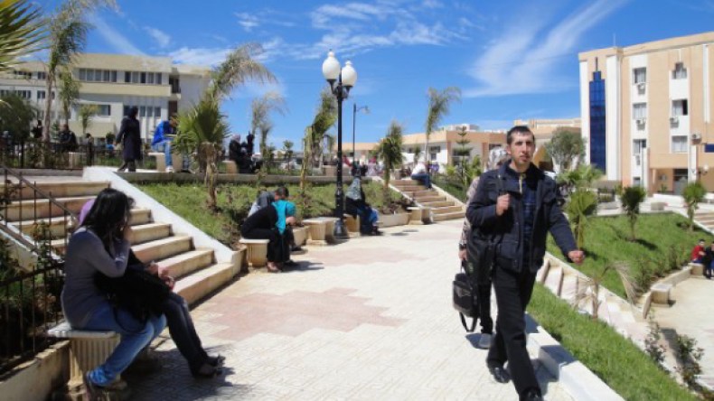 “الطلابي الحر” يشل الدراسة بإضراب شامل بجامعة البويرة