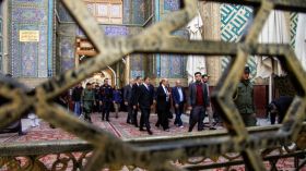 ما الهدف من زيارة لودريان للنجف؟