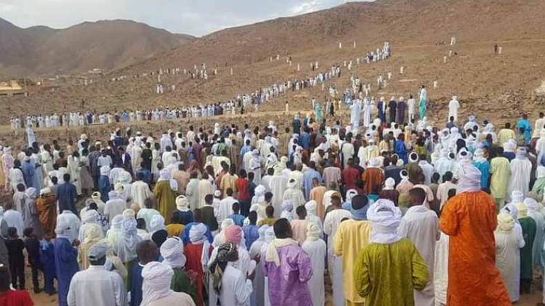 لقاء بين ممثلين وأعيان جانت مع قيادات عسكرية لتهدئة الأوضاع