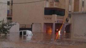 مياه الأمطار تغمر سكنات المواطنين بحي إفري بجانت