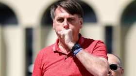 رئيس البرازيل مصاب بفيروس كورونا