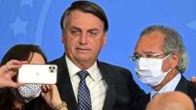 رئيس البرازيل يهدد بلكم صحفي على فمه