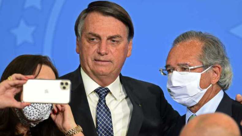 رئيس البرازيل يهدد بلكم صحفي على فمه