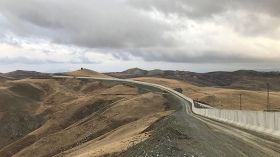 تركيا تنهي بناء جدار أمني على حدودها مع سوريا