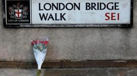 شاهد.. كيف سيطرت مجموعة من المارة على منفذ هجوم لندن؟