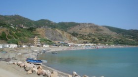 ناهبو الرمال يهددون شاطئ كاب جنات ببومرداس والسكان يستنجدون