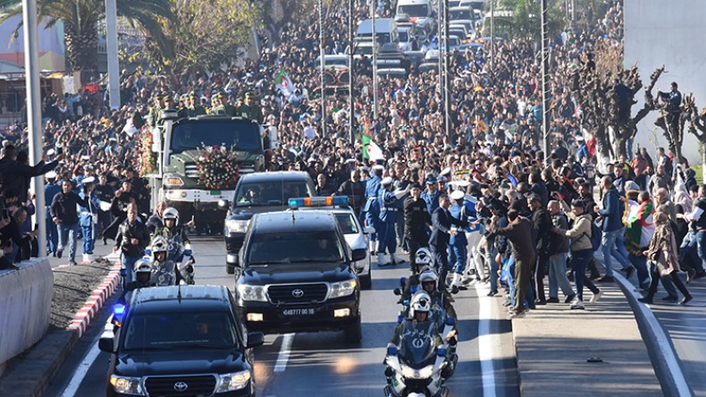 استفتاء شعبي