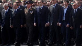 مصر تنظم جنازة عسكرية لمبارك (فيديو)