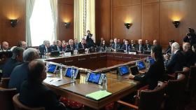 تركيا وروسيا وإيران يبحثون تشكيل لجنة دستور سوريا