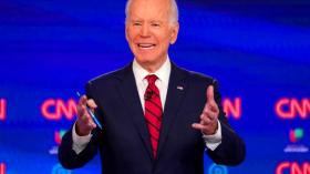 بايدن يقترب من الفوز بترشيح الحزب الديمقراطي