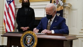 مئات البرلمانيين الأوروبيين يناشدون بايدن بإلغاء قرار ترامب