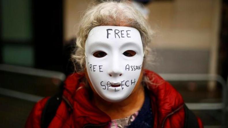 حياة أسانج مهددة في سجنه البريطاني