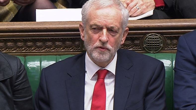 هل شتم زعيم المعارضة كوربين رئيسة الوزراء ماي؟