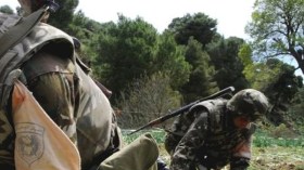 الجيش يدمر مخبأ للقنابل بسكيكدة