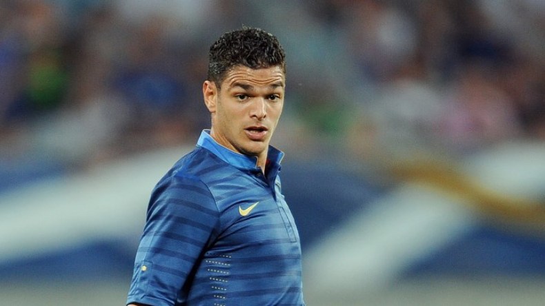 بن عرفة لِمدرب فرنسا: كن شجاعا مثل زيدان