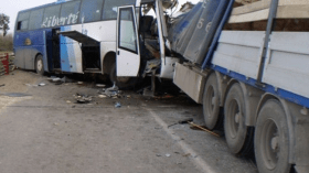 وفاة 9 أشخاص وإصابة 32 في حادث مرور بغرداية