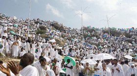 شاب “متلازم داون” بالبويرة ينال تأشيرة زيارة البقاع المقدسة