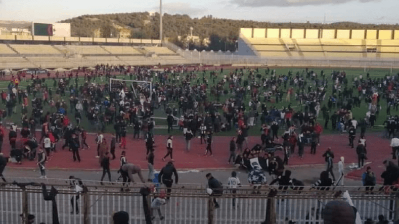 زملاء قراوي والسطايفية انتظروا 4 ساعات قبل مغادرة الملعب